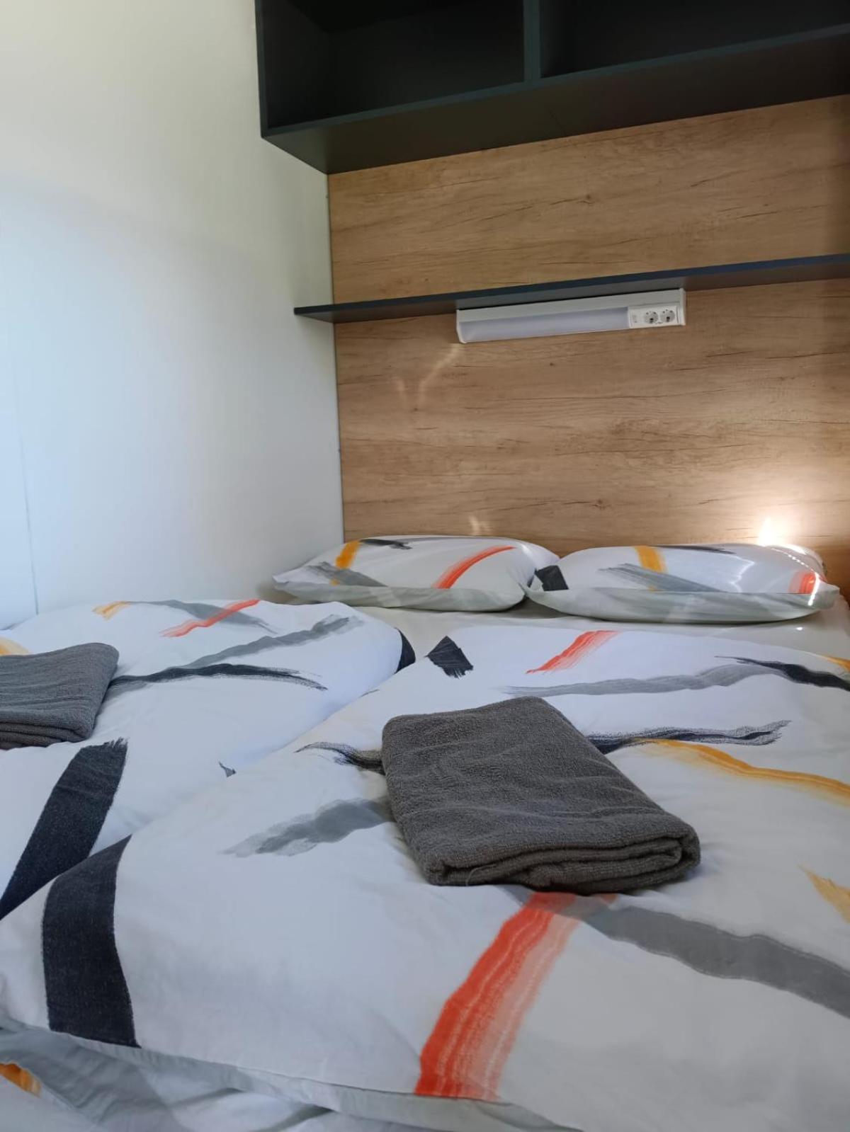 Camping Planik Hotel Razanac Exterior photo